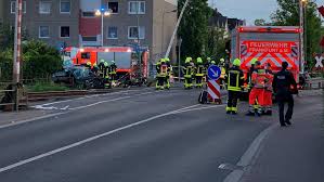 حادث قطار على احدى معابر السكك في فرانكفورت ومقتل فتاة واصابة اخرين