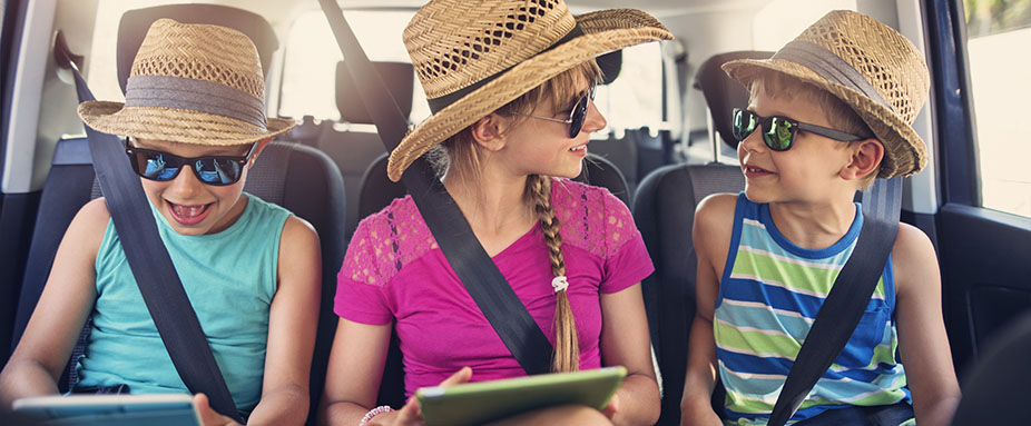 نصائح للاستمتاع برحلة في السيارة برفقة الأطفال 