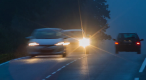 كيف تفحص إضاءة سيارتك ؟ونصائح لتكون مرئياً على الطريق