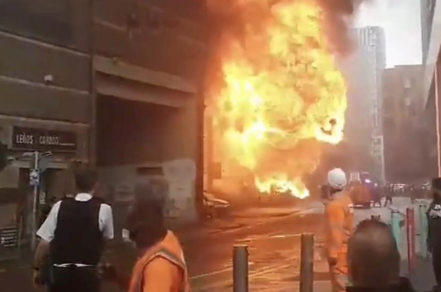 لندن-انفجار في مرآب تحت محطة للقطار