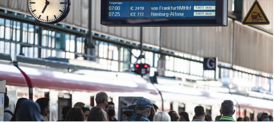 ألمانيا – إضراب سائقي القطارات وتعطل حركة السكك الحديدية خمسة أيام