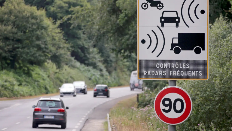 فرنسا: مراقبة حركة المرور بكاميرات مثبته على سيارات لشركات خاصة