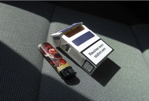 قانون جديد يمنع التدخين في السيارة